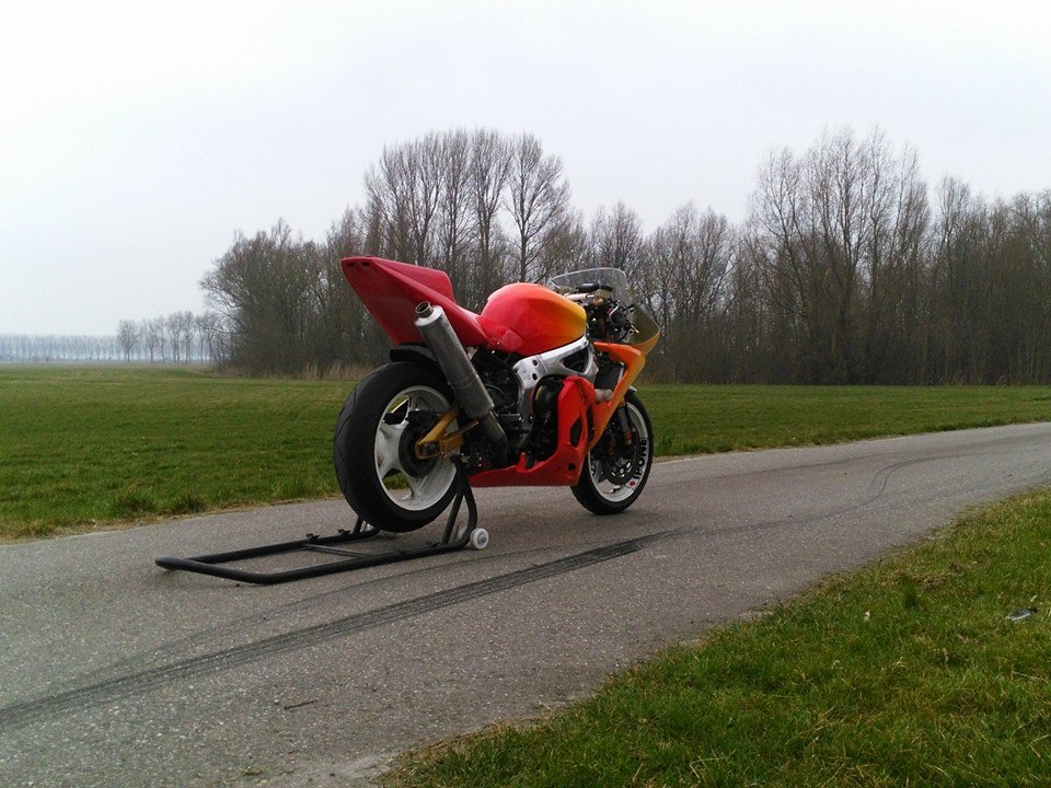 10256898_347657385443089_473011947021636902_n